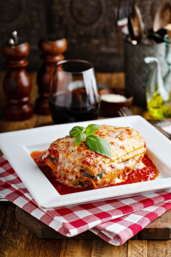 Quels sont les avantages d'une culture en lasagnes pour un balcon ensoleillé?