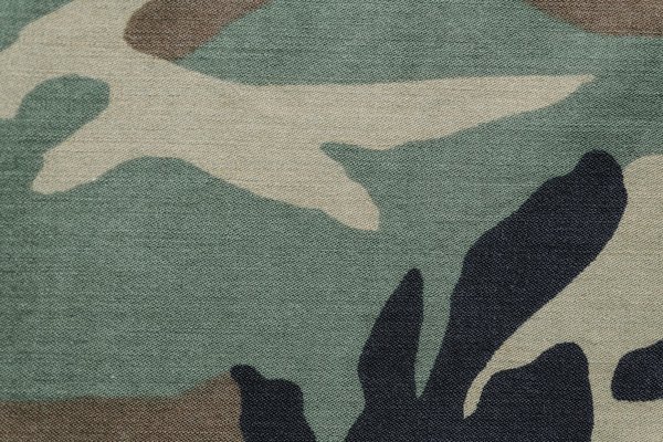 Quelles solutions pour camoufler un radiateur dans un salon classique?